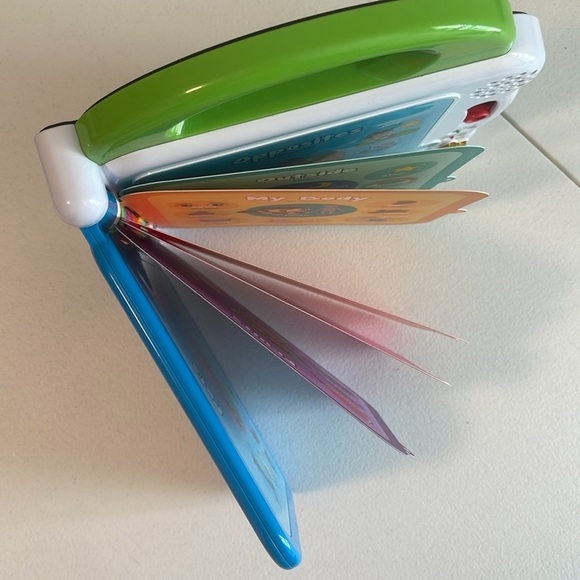 LeapFrog Learning Friends 100 Words Book English & Spanish - Picture 3 of 4